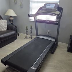 NordicTrack Commercial 2450 Treadmill