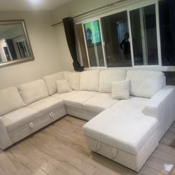 SECTIONAL PULL OUT SOFA 