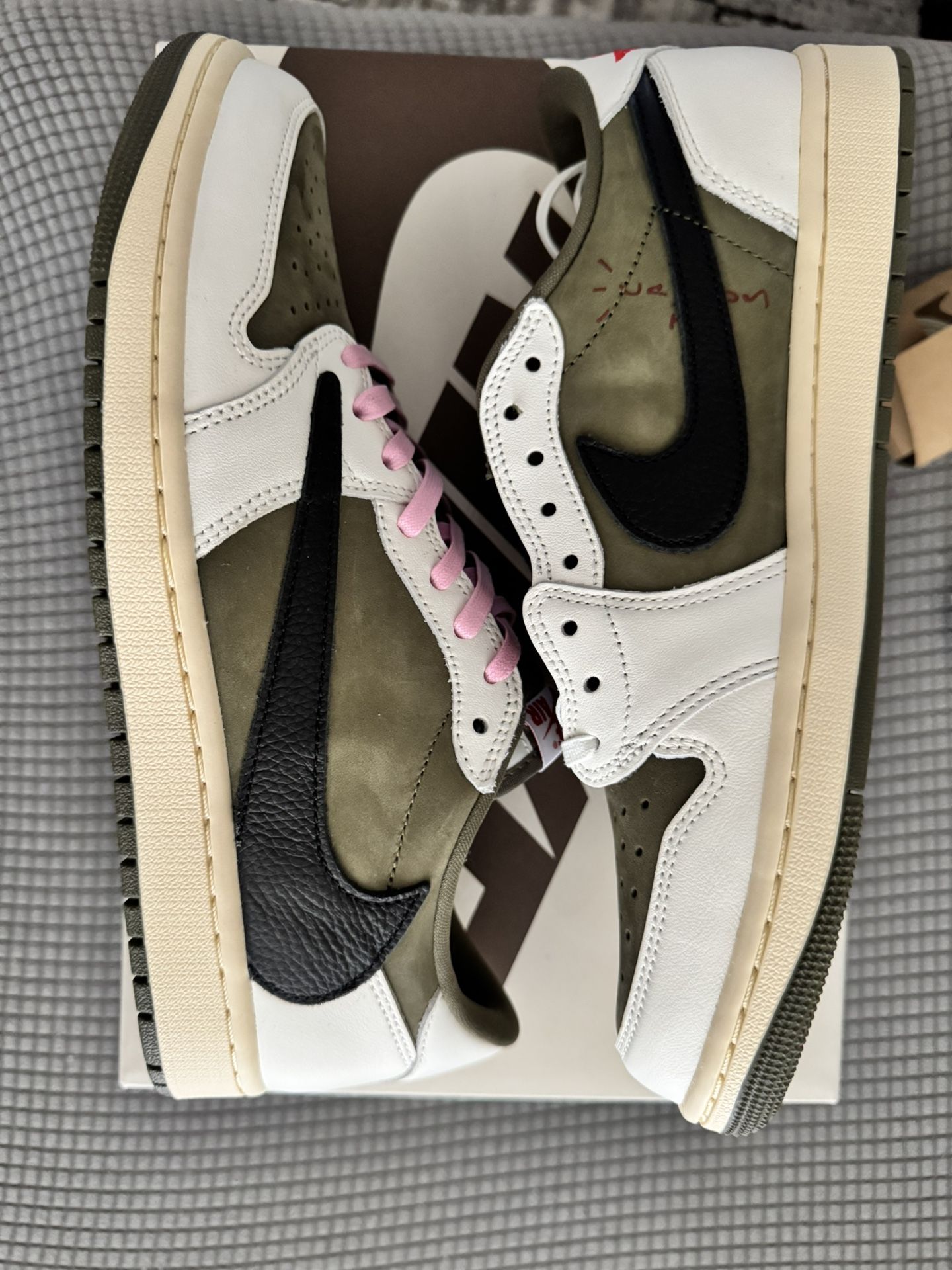 Air Jordan 1 Low Travis Scott Medium Olive