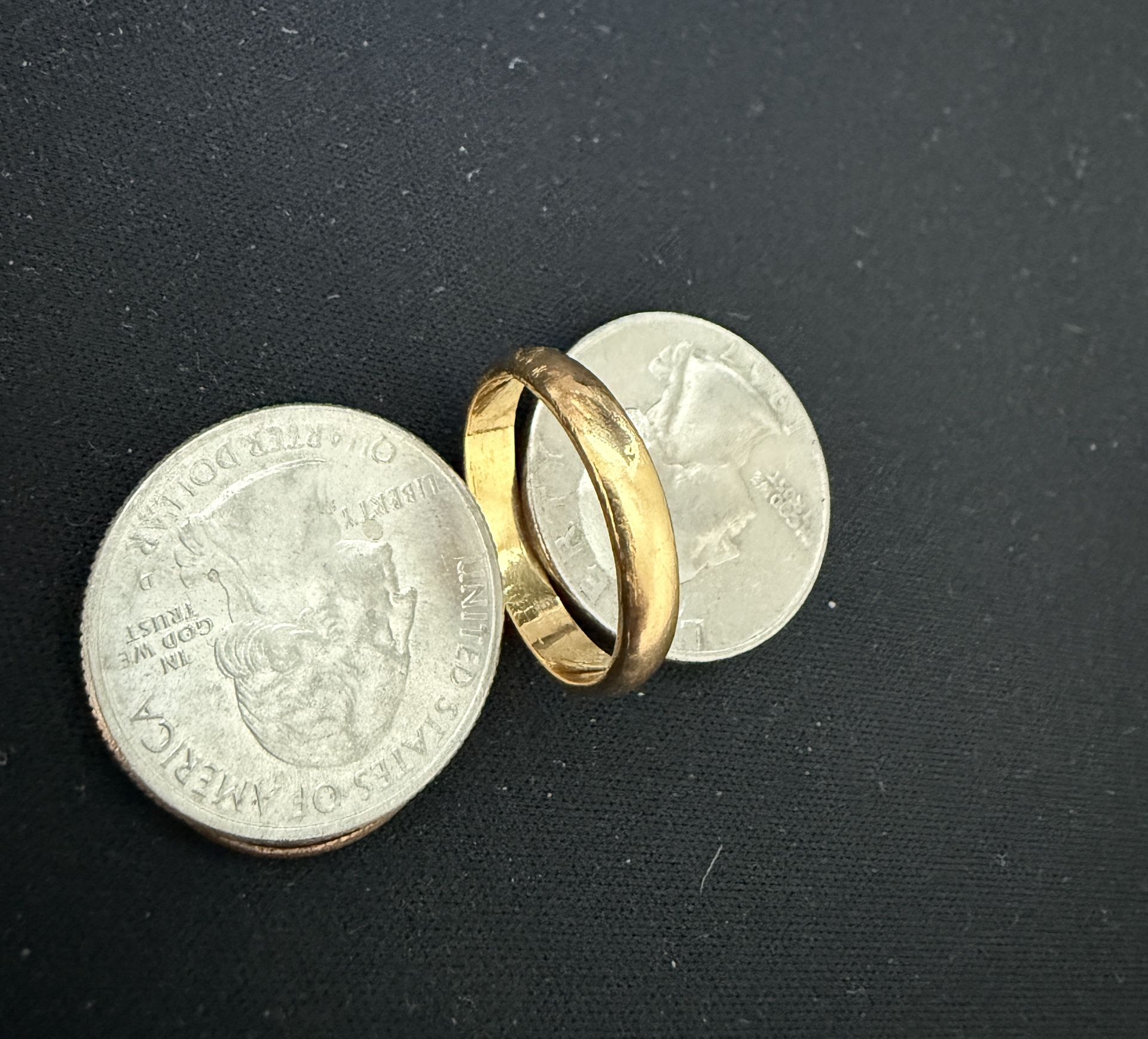 22k Gold Ring , 4g