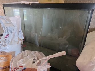 Fish tank / aquarium
