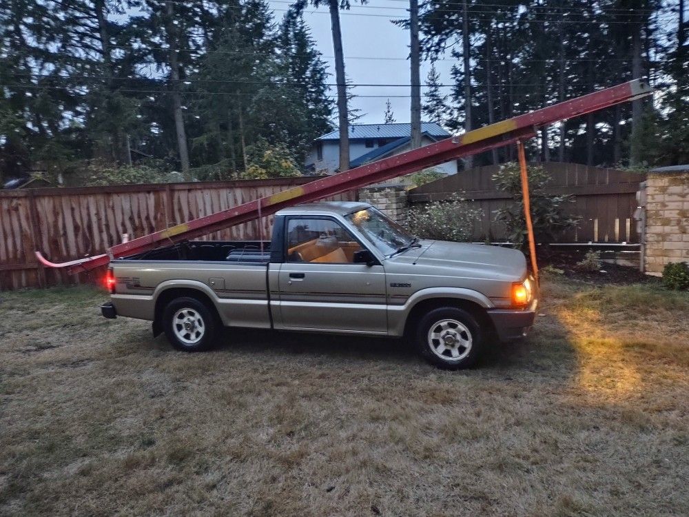 1987 Mazda B2000