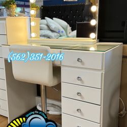 Gorgeous White Vanity Desk With Mirror & Chair 