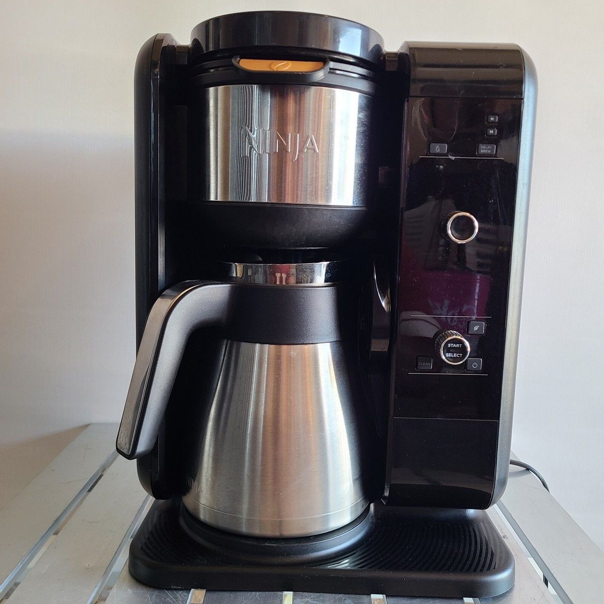 Ninja Coffee Maker W/ Frother & Carafe.