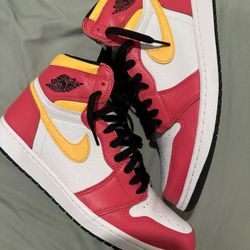 Air Jordan 1 Retro High OG Light Fusion Red