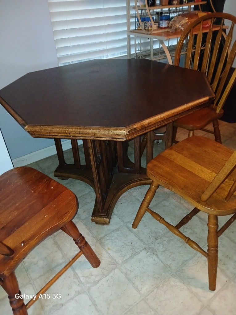 Solid Wood Dinning Table 3 Chairs