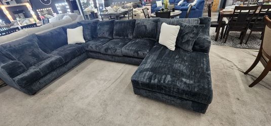 Customized sectionals change fabric & color