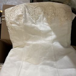 New David Bridal Dress Size 16 Ivory