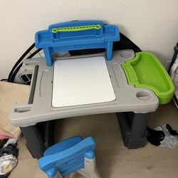 Kids Desk With Chair 