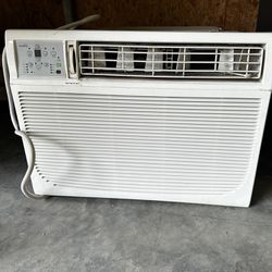 Large Room Air Conditioner 18,500 BTU