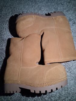 Balenciaga Alaska boots