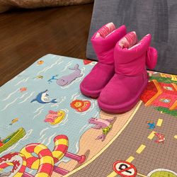 Toddler Girl Uggs- Size 7