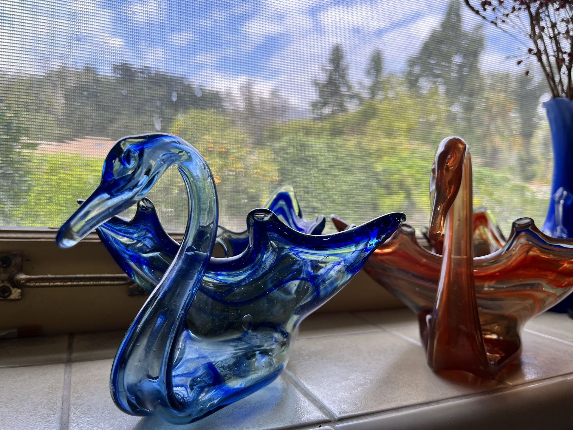 Vintage 1970s Hand blown Glass Swan Bowls And Vase