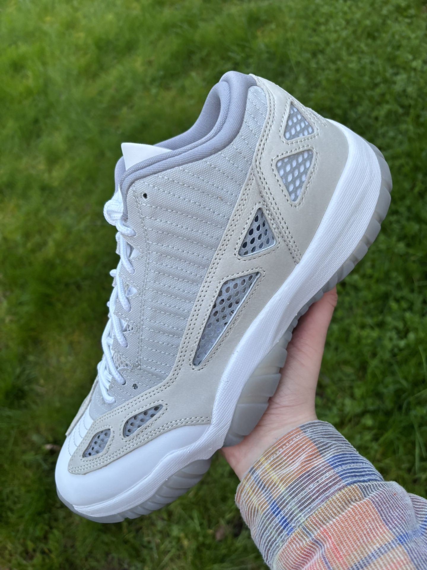 Jordan 11 Low Light Orewood Brown