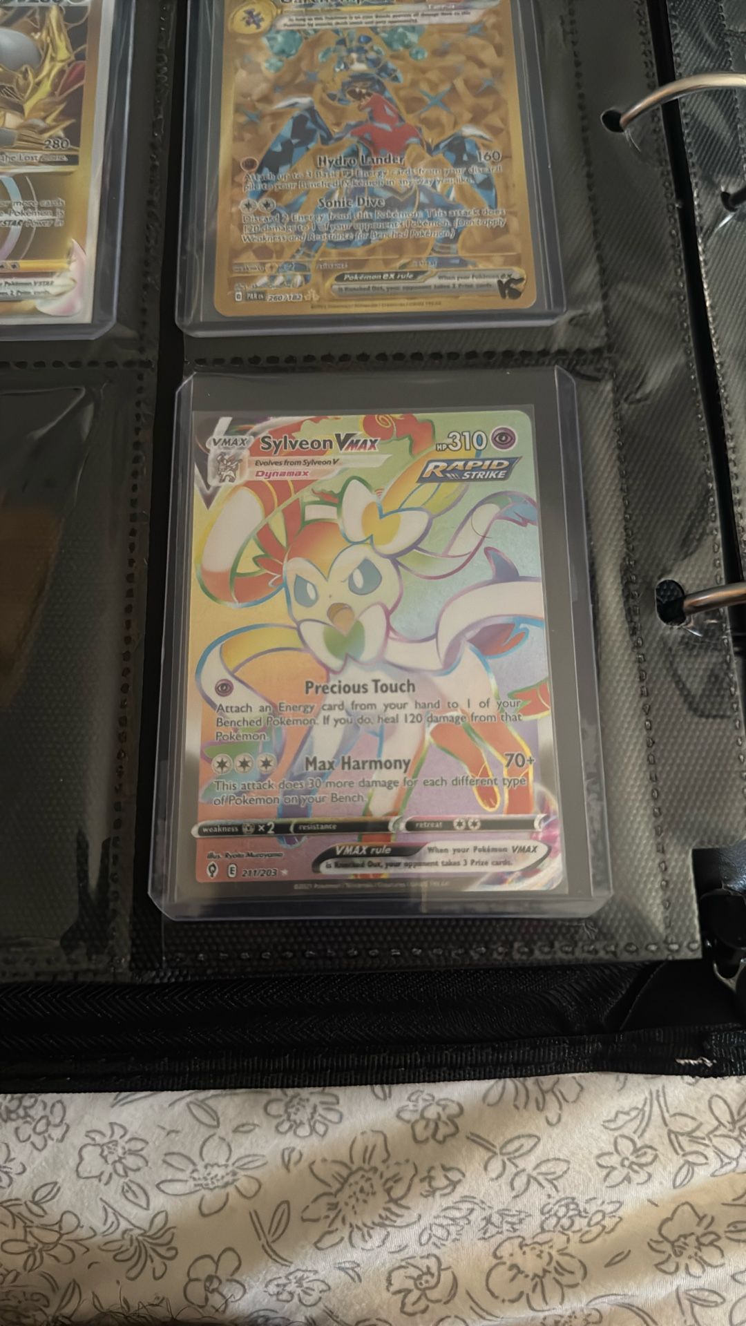 Pokemon Sylveon Vmax