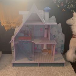 LOL dollhouse Gently Used 