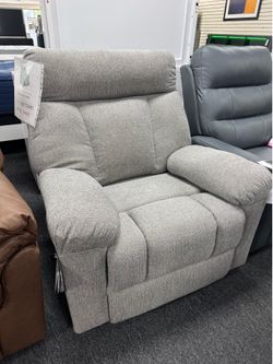 Recliner Chair. 🚚WE DELIVER🚚