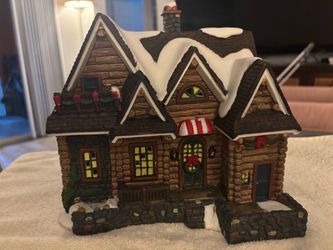 Santa's Workbench Collection Victorian Series Hunter's Hideaway Lighted Porcelain House