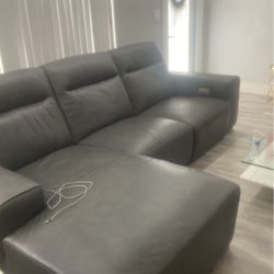 Sofa Gris Oscuro From City Furniture 