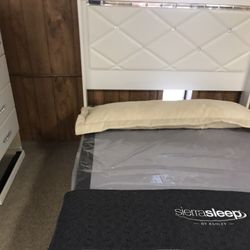 Three Piece Queen Bed 