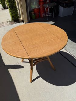 Classic Rattan Table