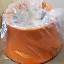 New Super Design Elevated Pet Bowl 2.5 Cups - Orange