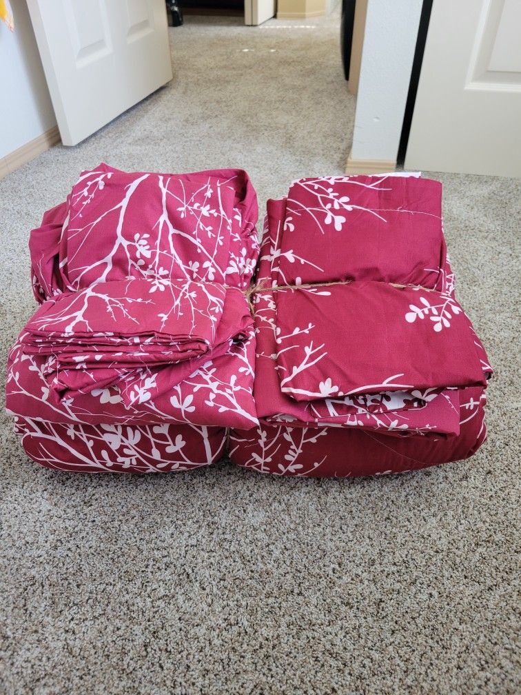 Spirit Linen Maroon Home Queen Bed Sheets Great Shape!