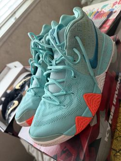Kyrie 4’s (Size 11) 