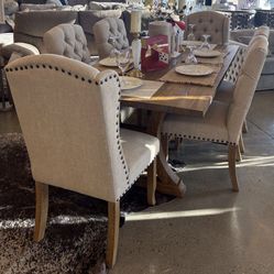 Beautiful 6 Pc  Dining Table 