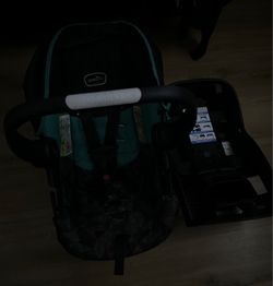 Evenflo Infant Car Seat With Base