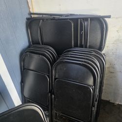 17 Folding Chairs 