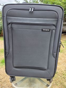 Samsonite 4 wheel 28" spinner suitcase