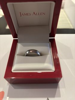 Traditional Slightly Curved Wedding Band In Platinum (5.00mm)