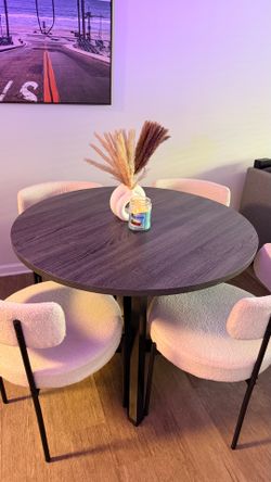 Round Dining table