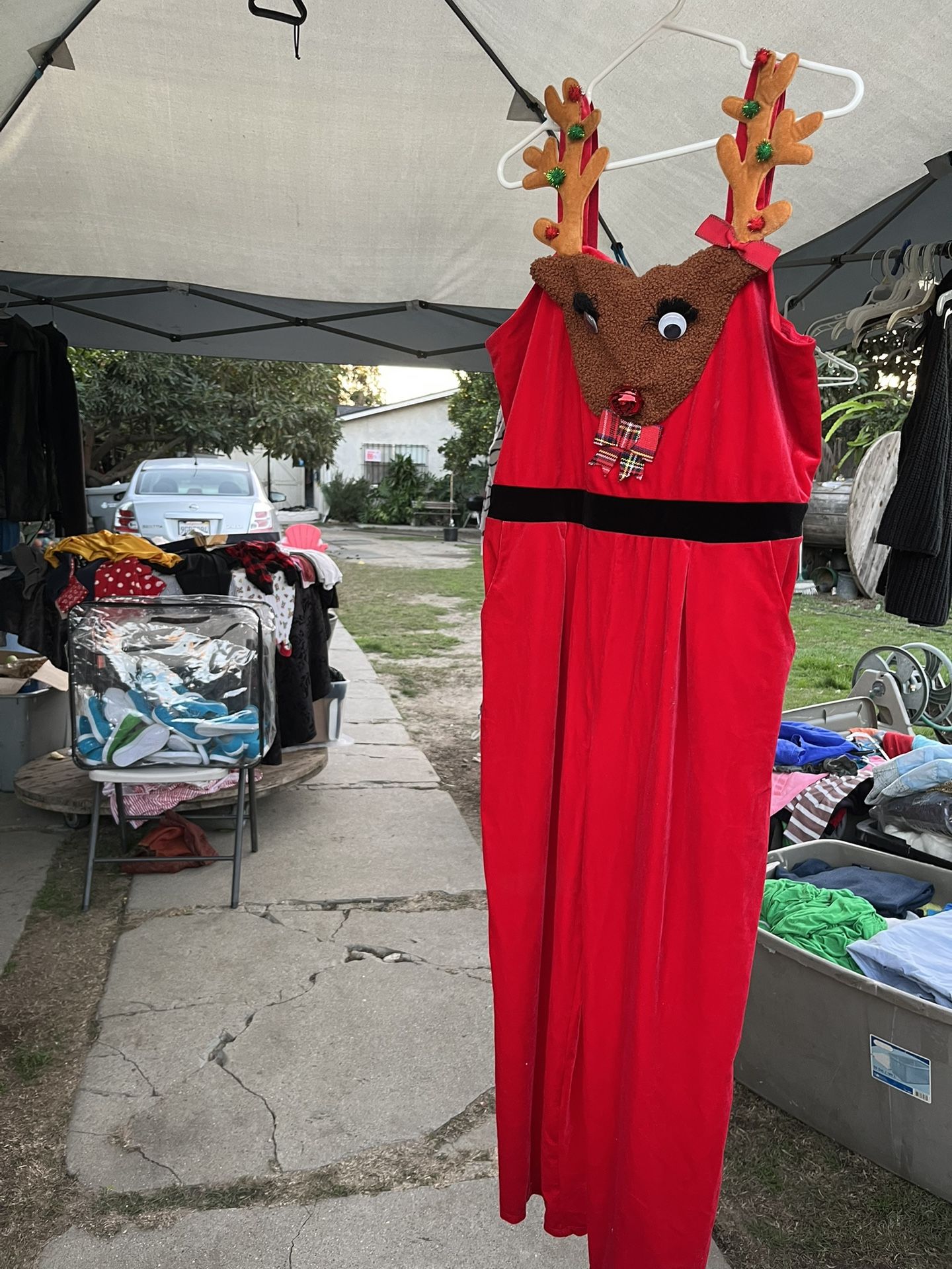 Es. Un Berol De Navidad & Por $5 Dolls Es Nuevo