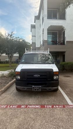2008 ford E-250 van cargo