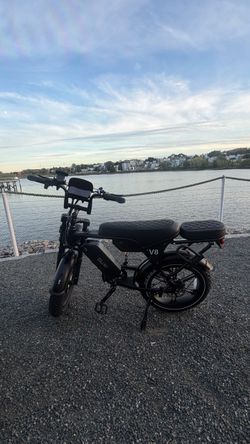 Revolt V8 Max Electric Bike — $950 OBO