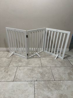 Freestanding Pet Gate