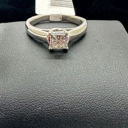 1.01 Ct VVS2 I Color Diamond Platinum Ring 