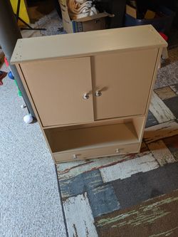 Wood medicine cabinet