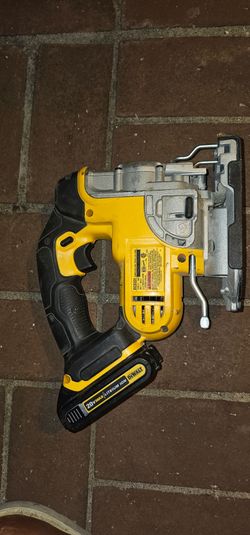 DeWalt DCS331 20-V Max Jigsaw with 1.5 Ah battery