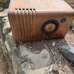 Wards Airlines Tube Radio And Tubes