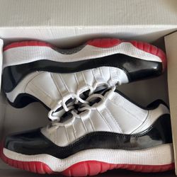 Jordan’s 11 Retro Low (GS)