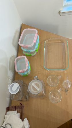 Glass containers, pitchers, mugs, tray