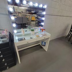White 2- Drawer Vanity Set