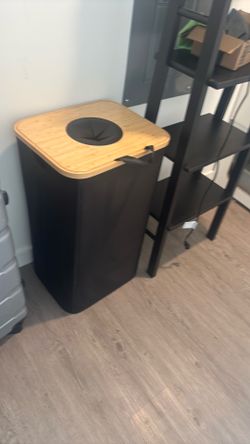 Recycling bin