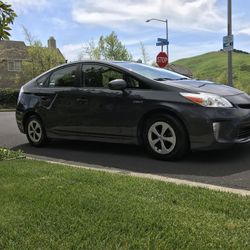 2011 Toyota Prius Clean Title Fully Loaded 128k