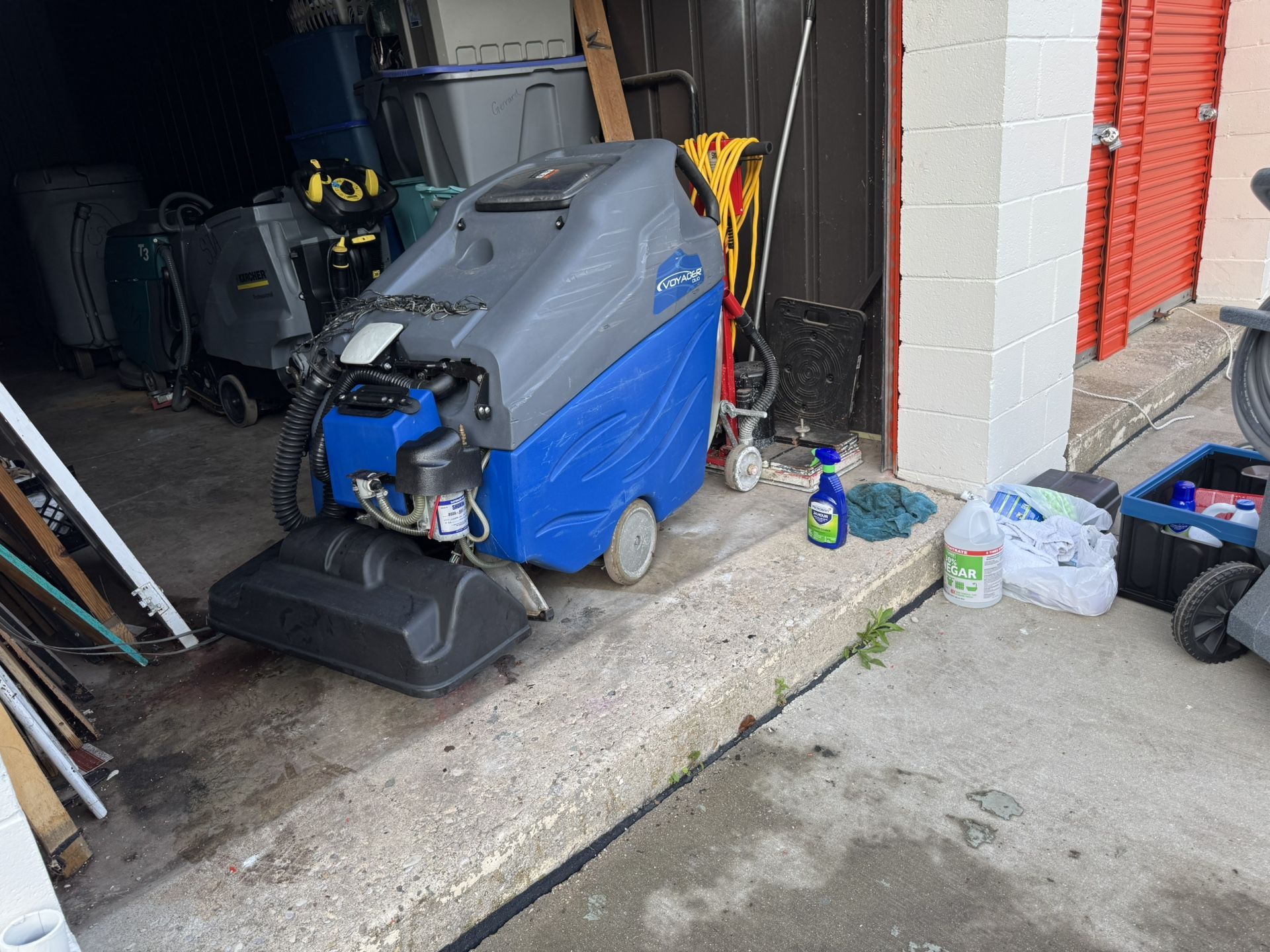 Voyager Duo Carpet Extractor 