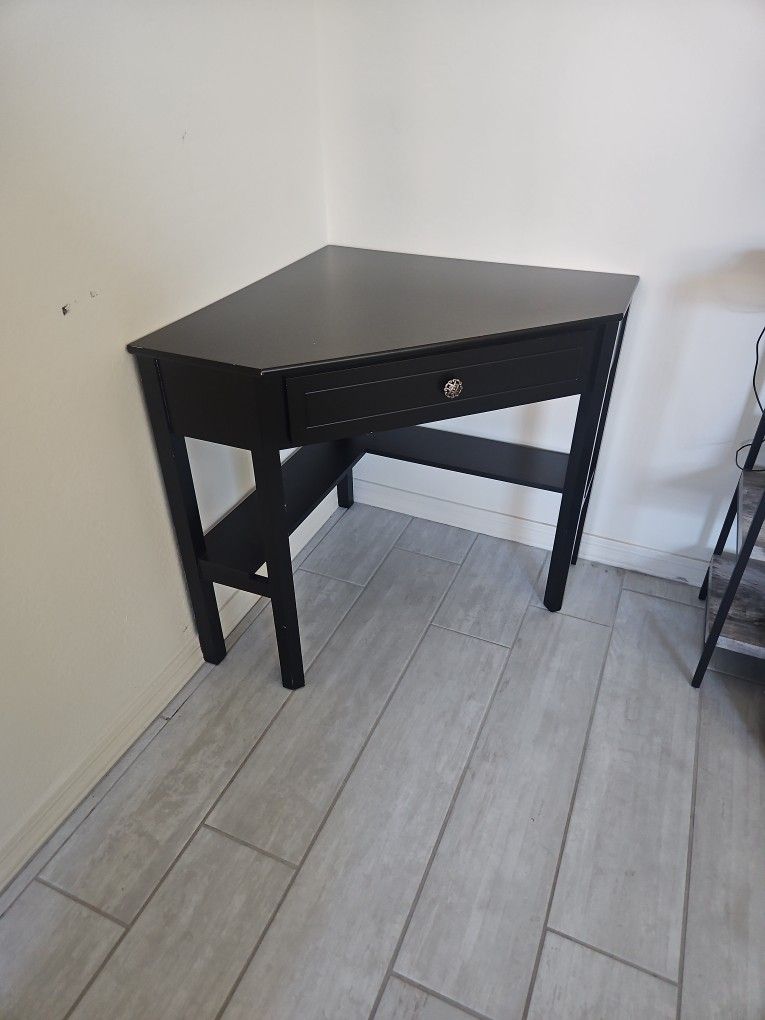 Corner Desk/TV Stand With Drawer