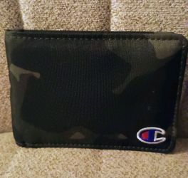 Champion Men's Camouflage Bifold Wallet Green/Black Logo Credit Card Folding